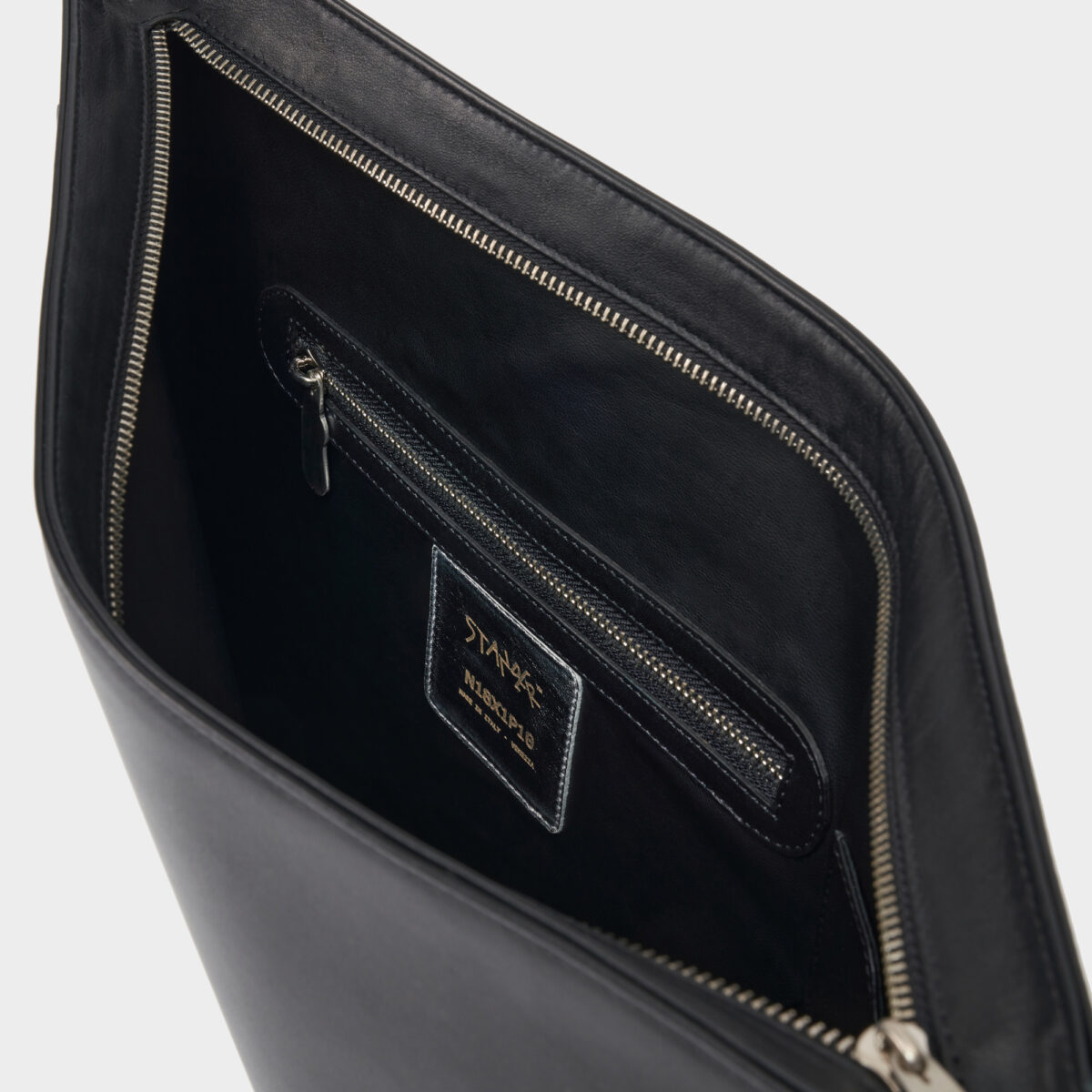 p10-leather-bag-retro