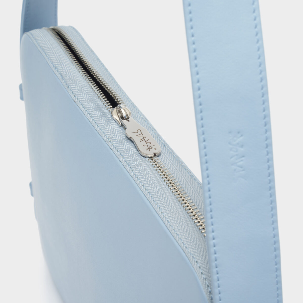 D05-leather-bag-blu-dettaglio2