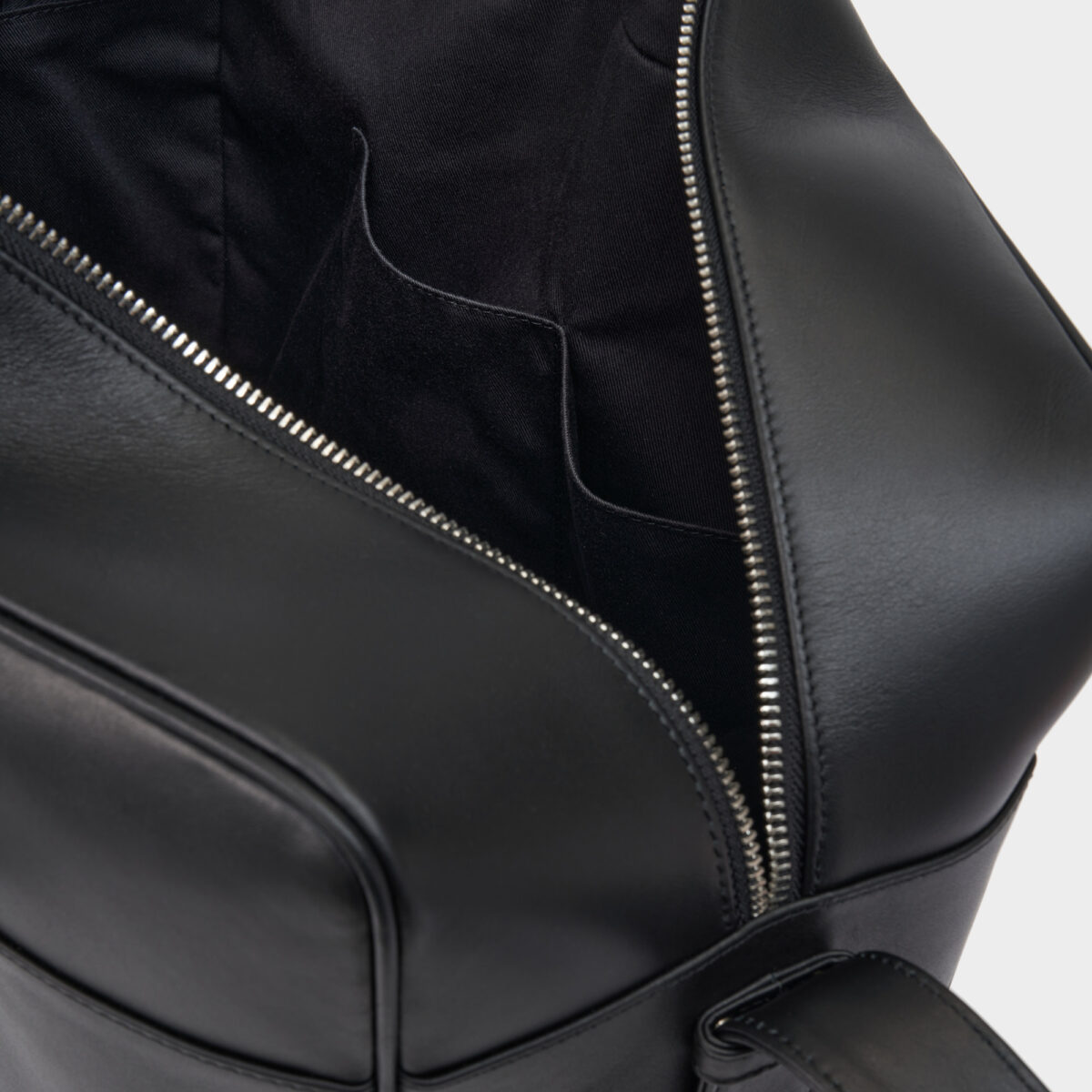 D06-leather-bag-blu-dettaglio2