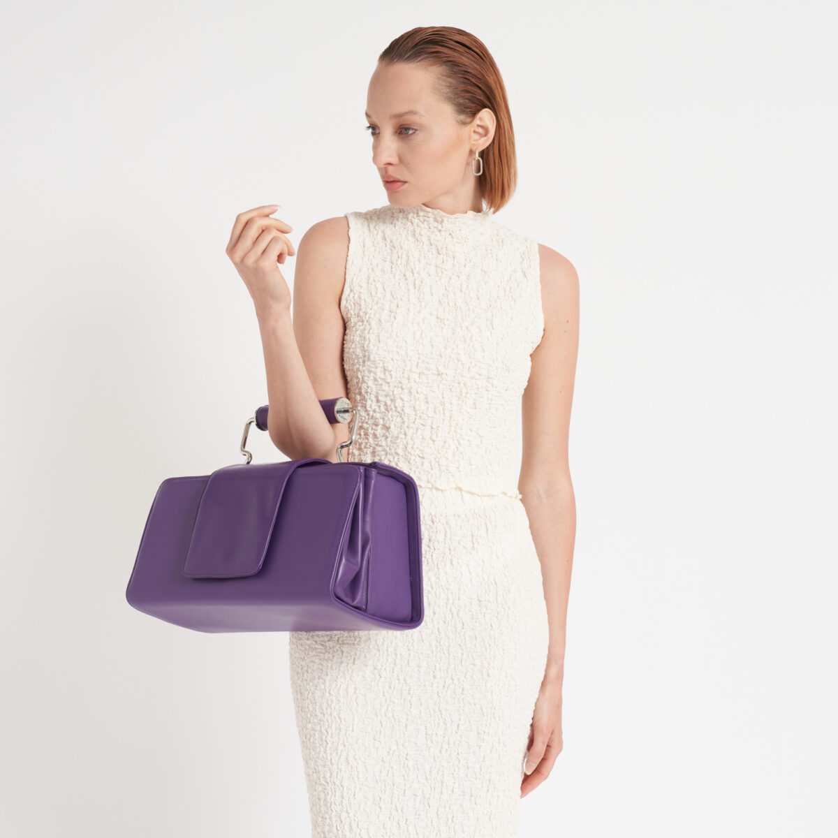 p7-leather-bag-blu_stander-indossato1