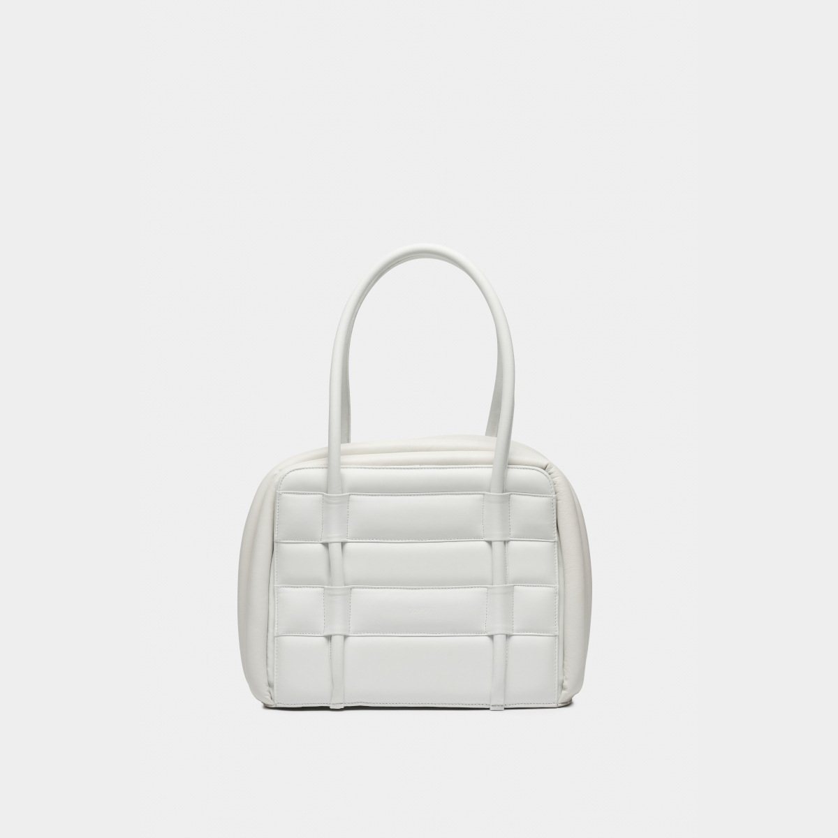 p18-leather-bag-fronte